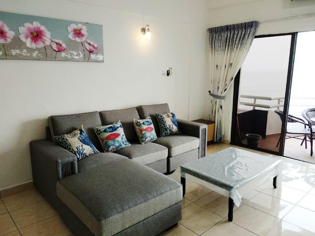 Sea Front The Regency - 1 Parking Apartemen *