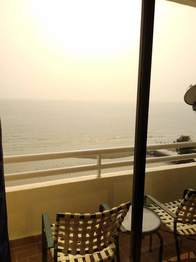 Sea Front The Regency - 1 Parking Apartemen